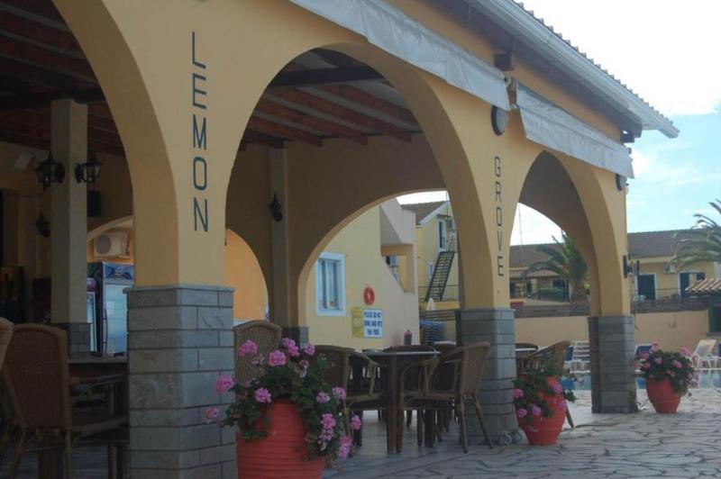 Complex Lemon Grove