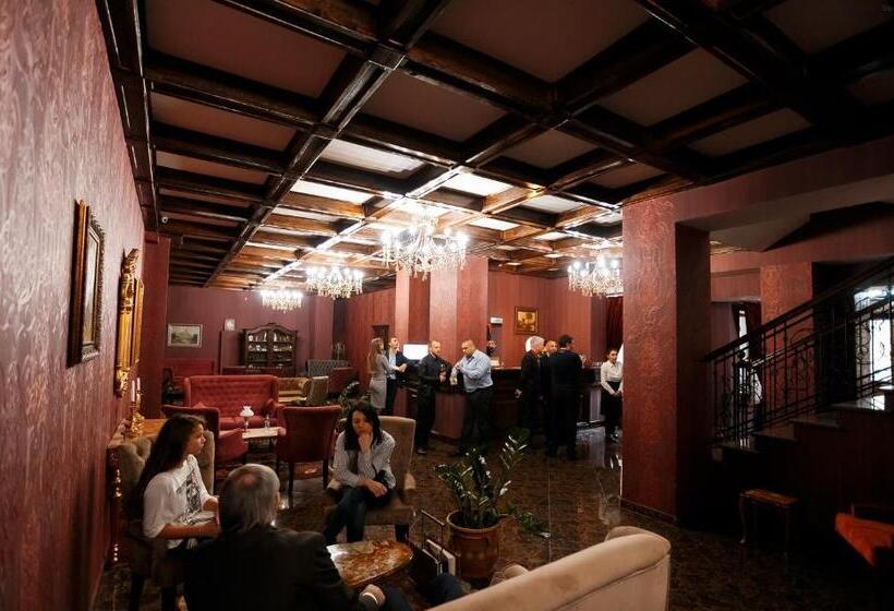 בית מלון כפרי Central Magnat Cinema