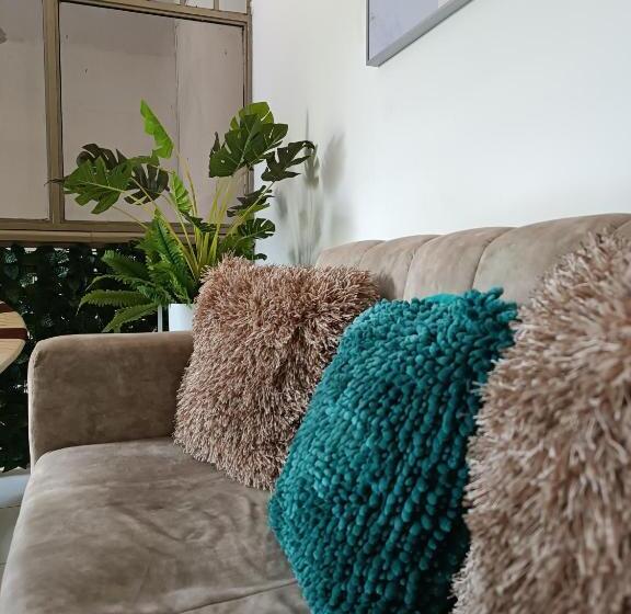 هتل Riviera Central