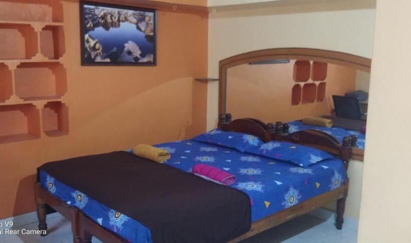 پانسیون Gopi Guest House
