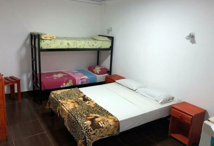پانسیون Iguazu Apart Hostel