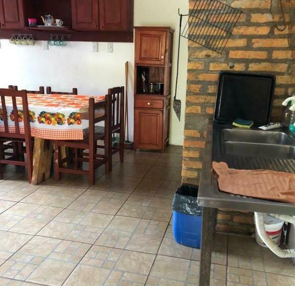 پانسیون Iguazu Apart Hostel