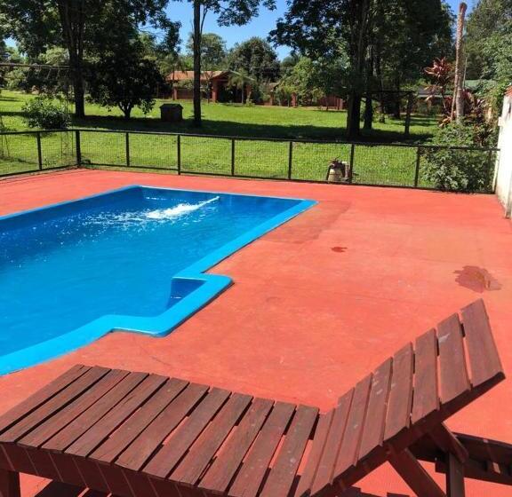پانسیون Iguazu Apart Hostel