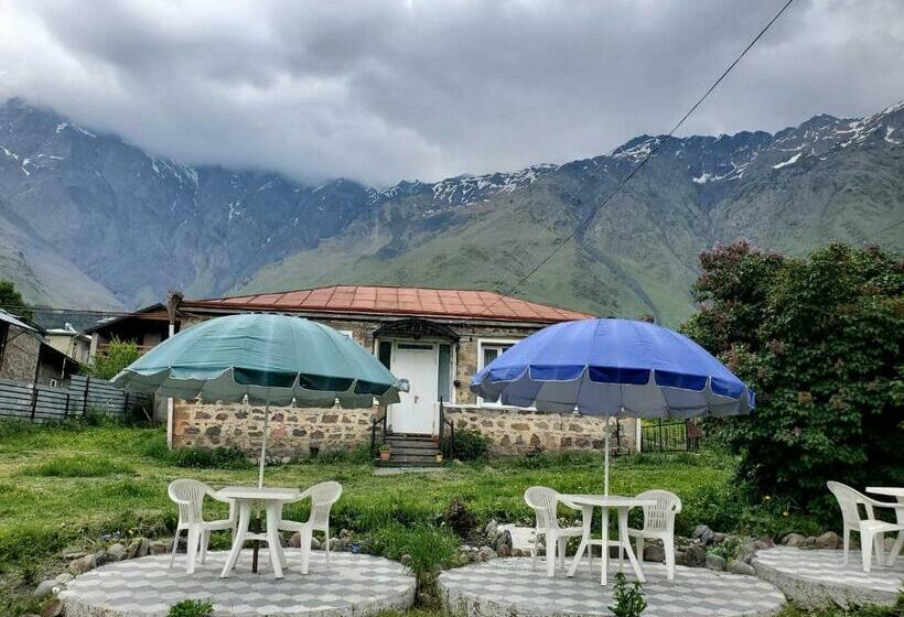پانسیون Kazbegi Guest House