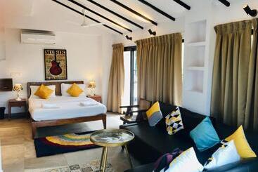 Half Hotel, Calangute