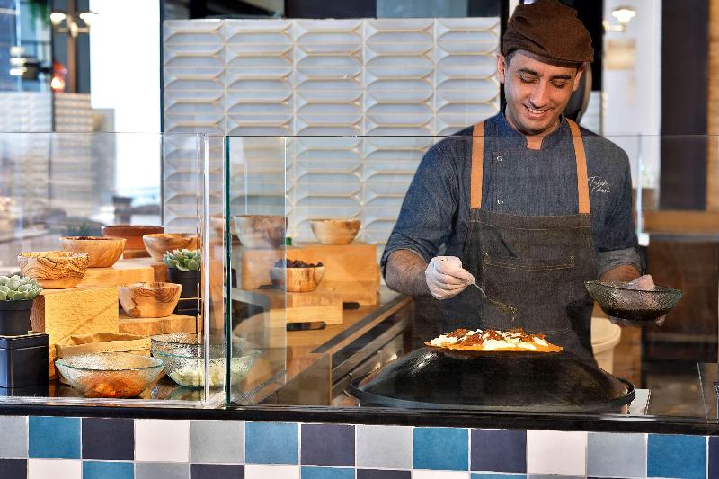 هتل Hilton Abu Dhabi Yas Island