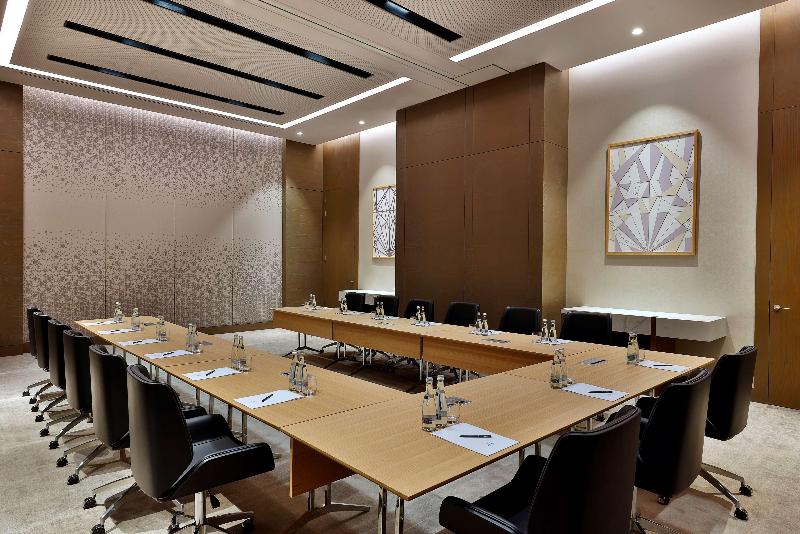 هتل Hilton Abu Dhabi Yas Island