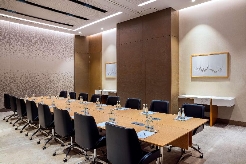 هتل Hilton Abu Dhabi Yas Island