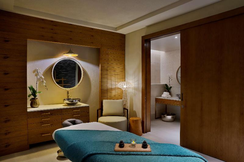 هتل Hilton Abu Dhabi Yas Island