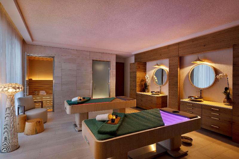 هتل Hilton Abu Dhabi Yas Island