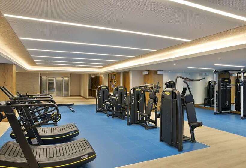 هتل Hilton Abu Dhabi Yas Island