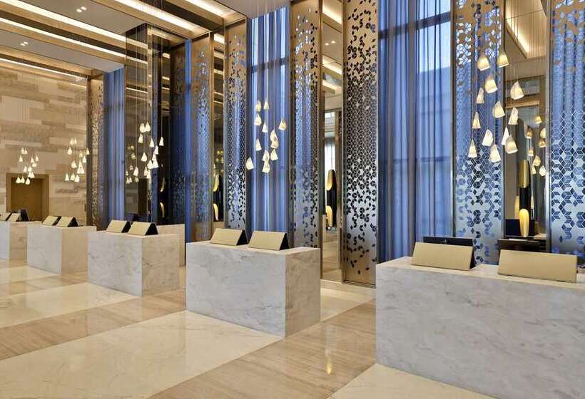 هتل Hilton Abu Dhabi Yas Island