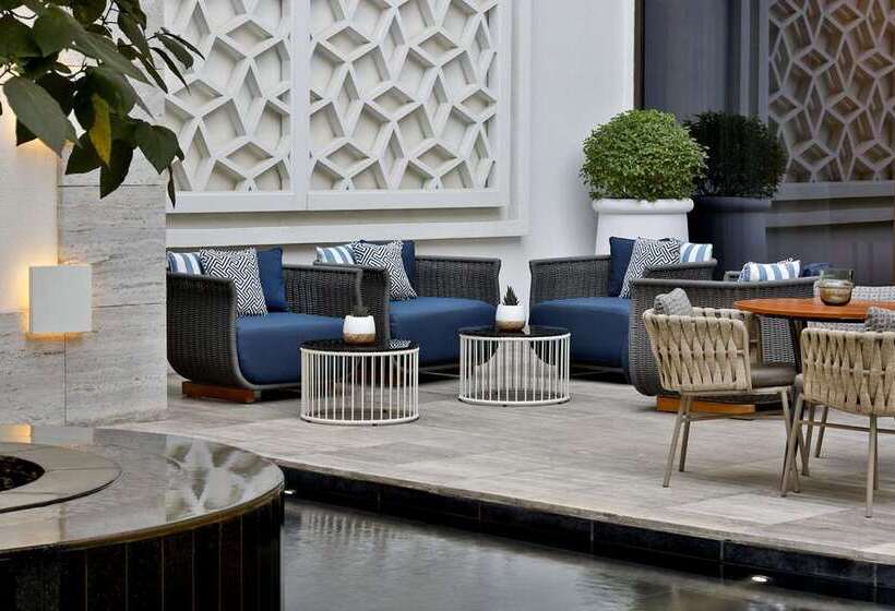 هتل Hilton Abu Dhabi Yas Island