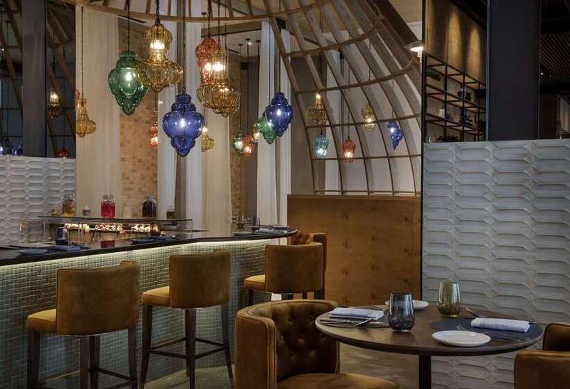هتل Hilton Abu Dhabi Yas Island