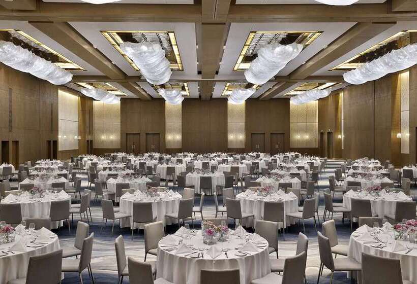 هتل Hilton Abu Dhabi Yas Island