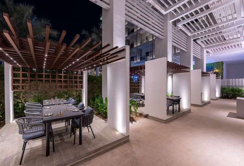 هتل Hilton Abu Dhabi Yas Island