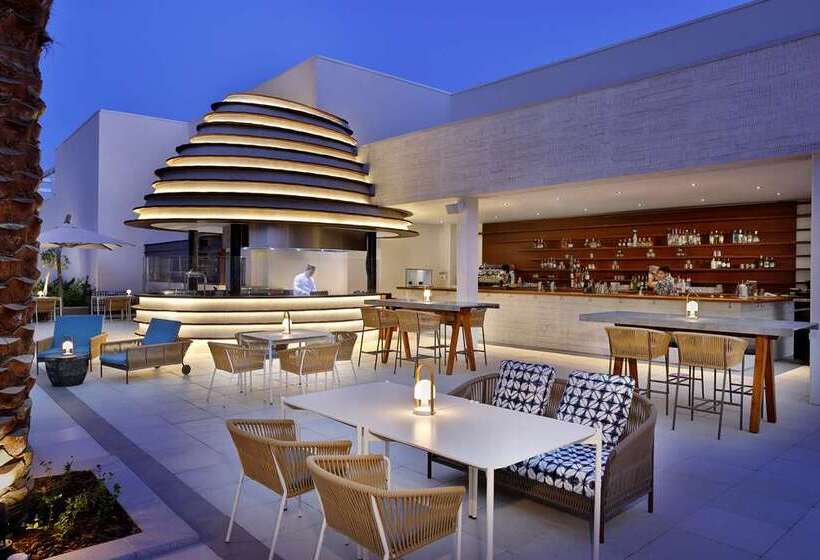 هتل Hilton Abu Dhabi Yas Island