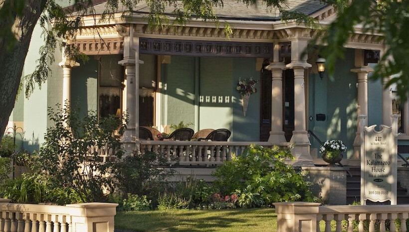 هتل Kalamazoo House