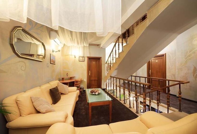 هتل Tsarevets Design And Spa