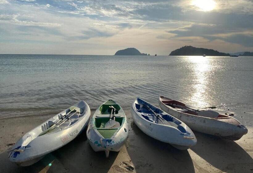 استراحتگاه Baan Koh Mak