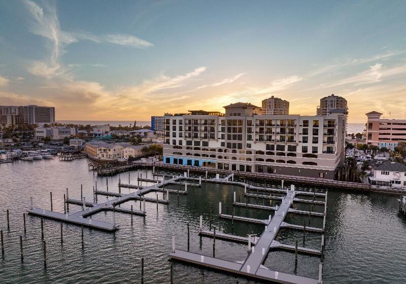 هتل Courtyard By Marriott Clearwater Beach