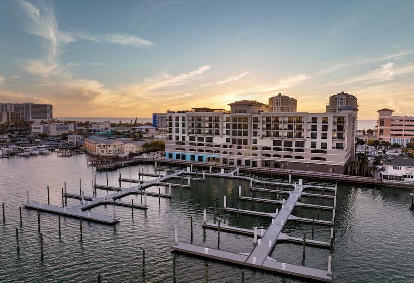 هتل Courtyard By Marriott Clearwater Beach