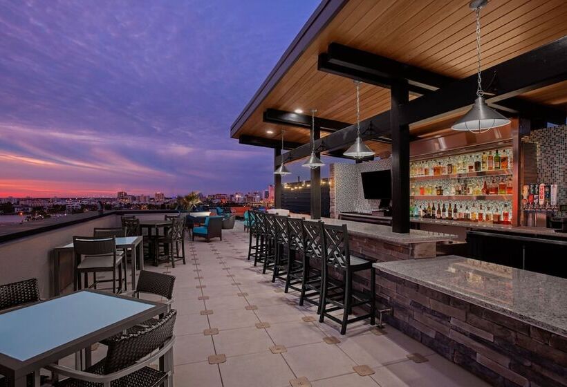 هتل Courtyard By Marriott Clearwater Beach