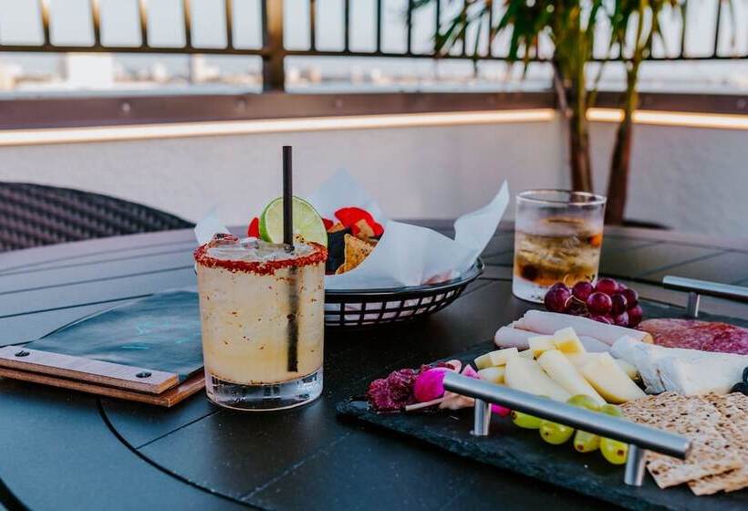هتل Courtyard By Marriott Clearwater Beach