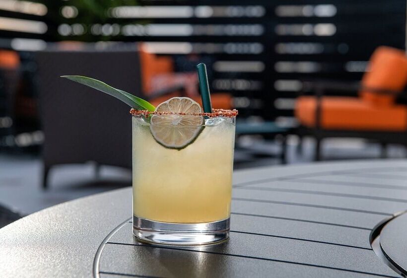 هتل Courtyard By Marriott Clearwater Beach