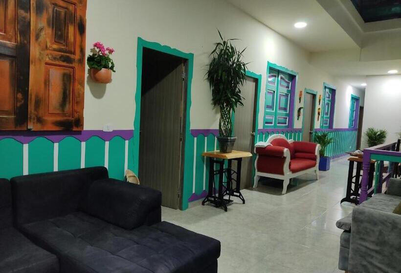 هتل El Patio De Mi Casa