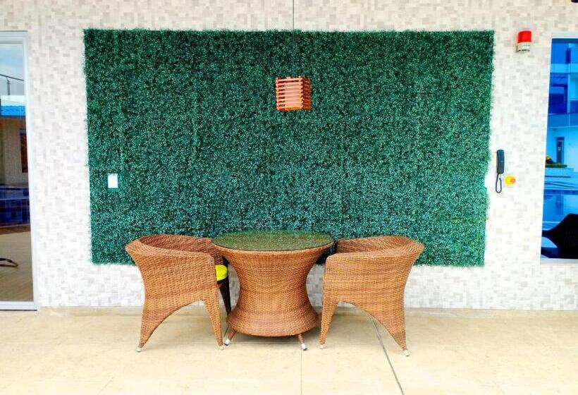 هتل Royal Elim International