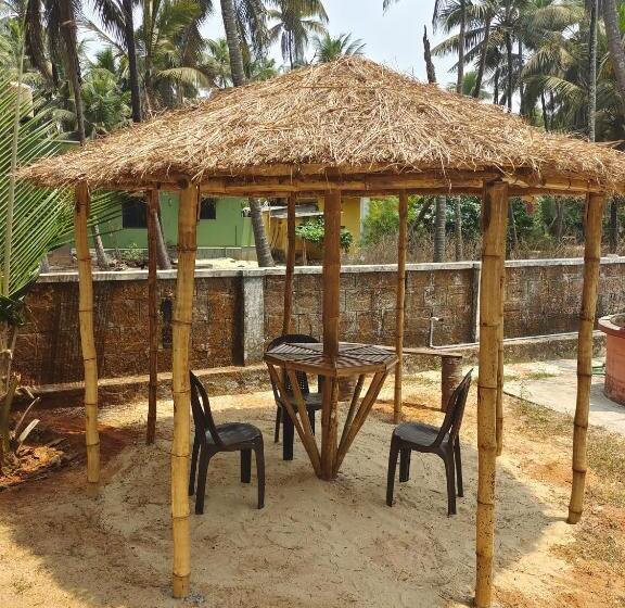 Пансион His Grace Sea View Cottages Private Beach At Malpe