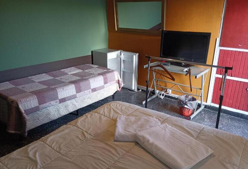 هاستل El Pelícano Hostal