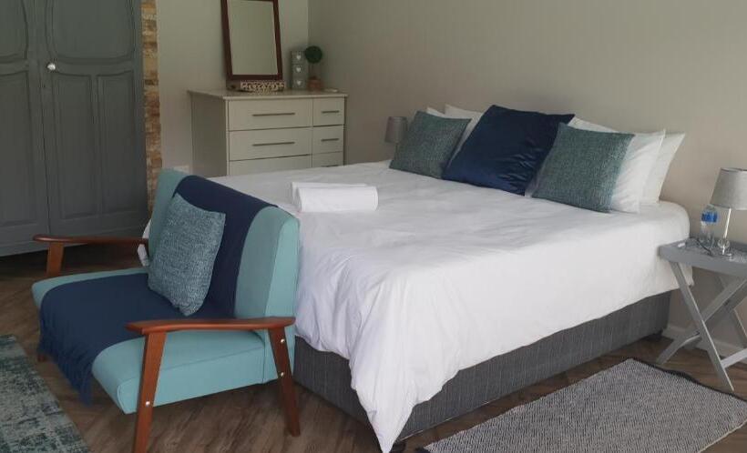 تختخواب و صبحانه 6 On Western Guest House