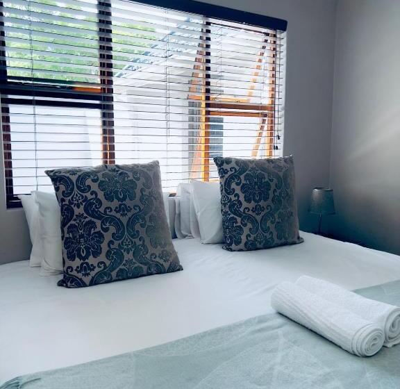 تختخواب و صبحانه 6 On Western Guest House