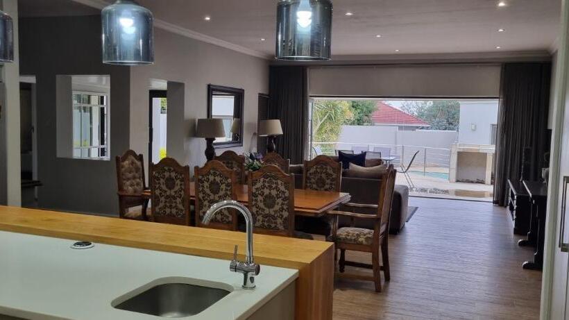 تختخواب و صبحانه 6 On Western Guest House