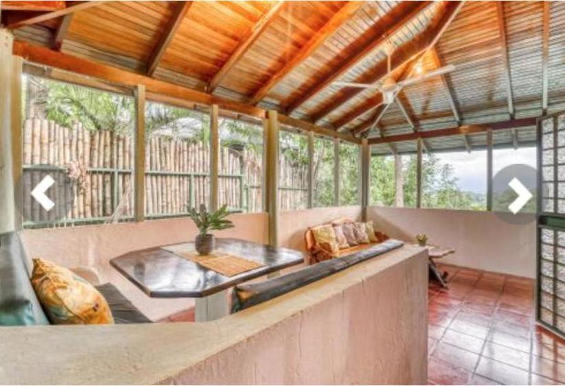 تختخواب و صبحانه Most Animal Friendly Place On Earth Casa Geraldo
