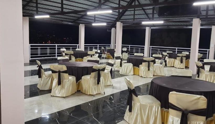 هتل Amravati Resort