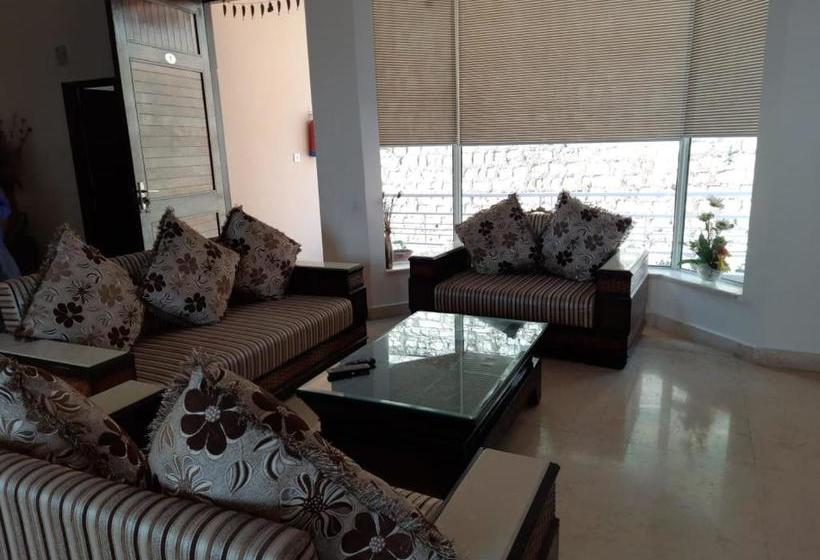 هتل Amravati Resort