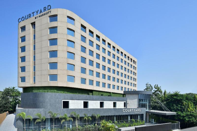 هتل Courtyard By Marriott Nashik