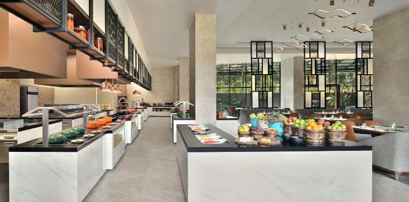 هتل Courtyard By Marriott Nashik