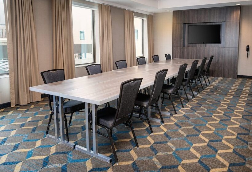 هتل Residence Inn By Marriott Grand Rapids Downtown