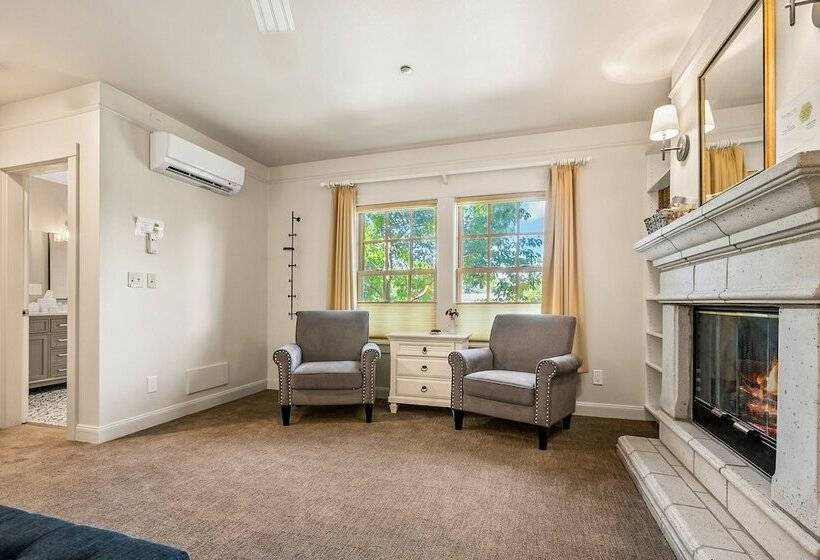 فندق Saratoga Inn