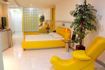 Motel Del Rey