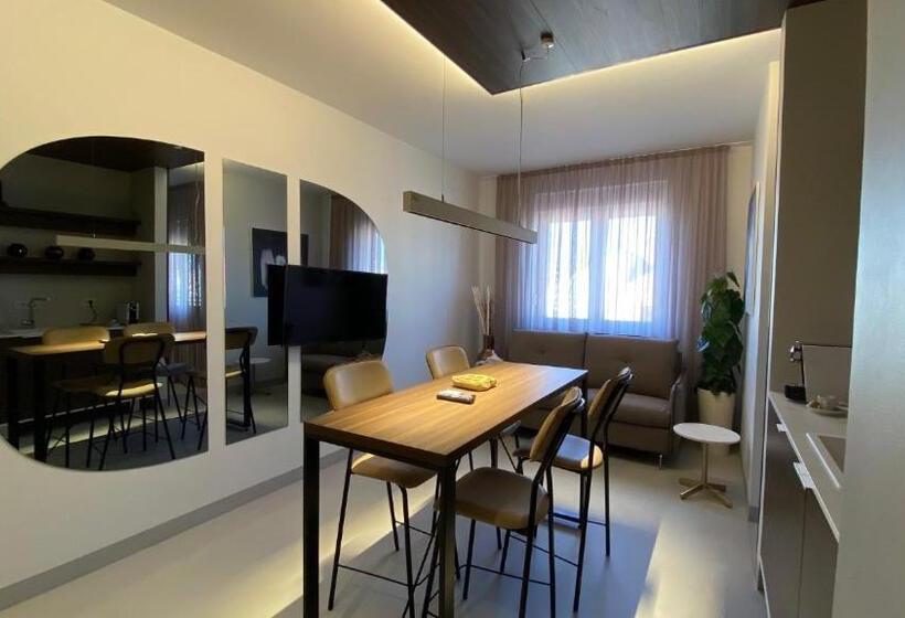 پانسیون Korpa Deli Rooms Spa