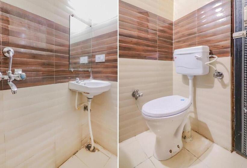 بنسيون Rajlakshmi Guest House