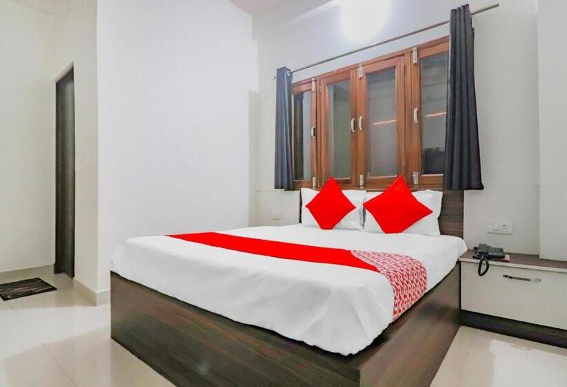 بنسيون Rajlakshmi Guest House