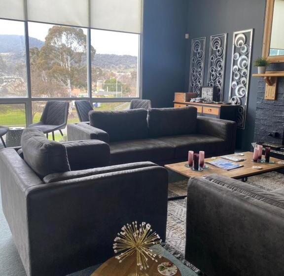 Tumbarumba Motel & Elms Restaurant