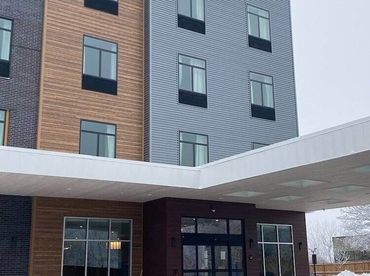 هتل Baymont By Wyndham Madison