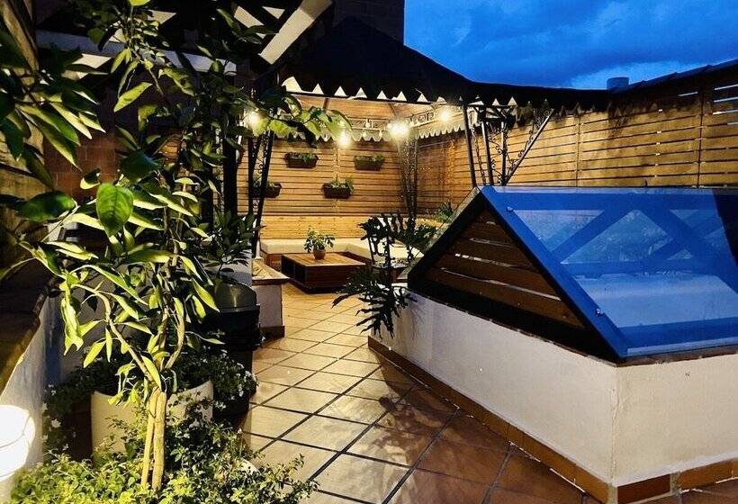 هتل Casa Santafe   Coliving